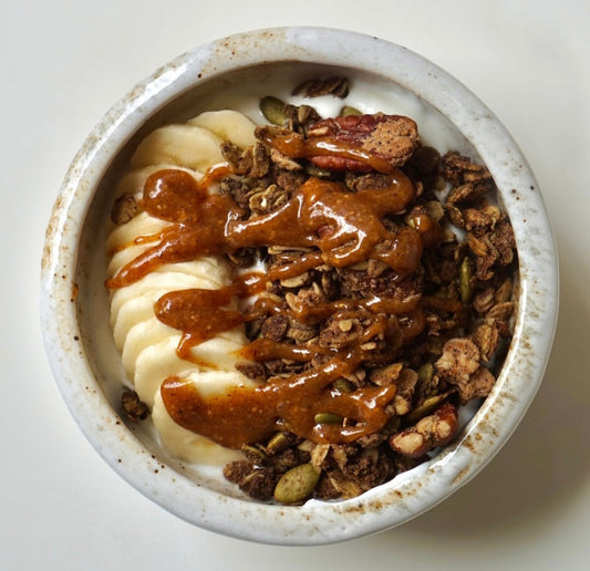 chocolate banana yogurt bowl ft. chocolate hojicha granola